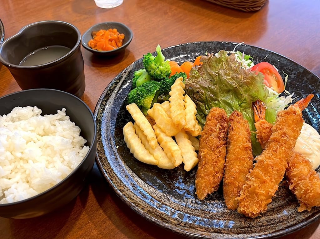 アローズランチフライ